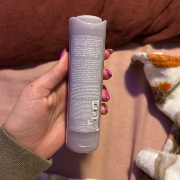 Fenty Beauty Melt AWF Cleanser - Sleek White Design - Picture 2 of 3
